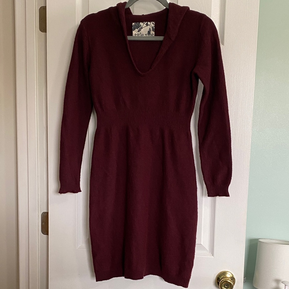 Title Nine Burgundy Long Sleeve Dress with Hood